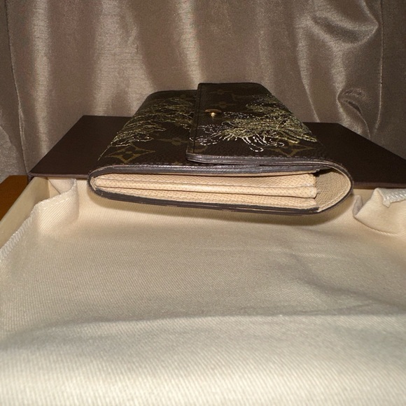 Louis Vuitton Sarah Limited Edition Monogram Dentelle Brown Wallet - Picture 3 of 12